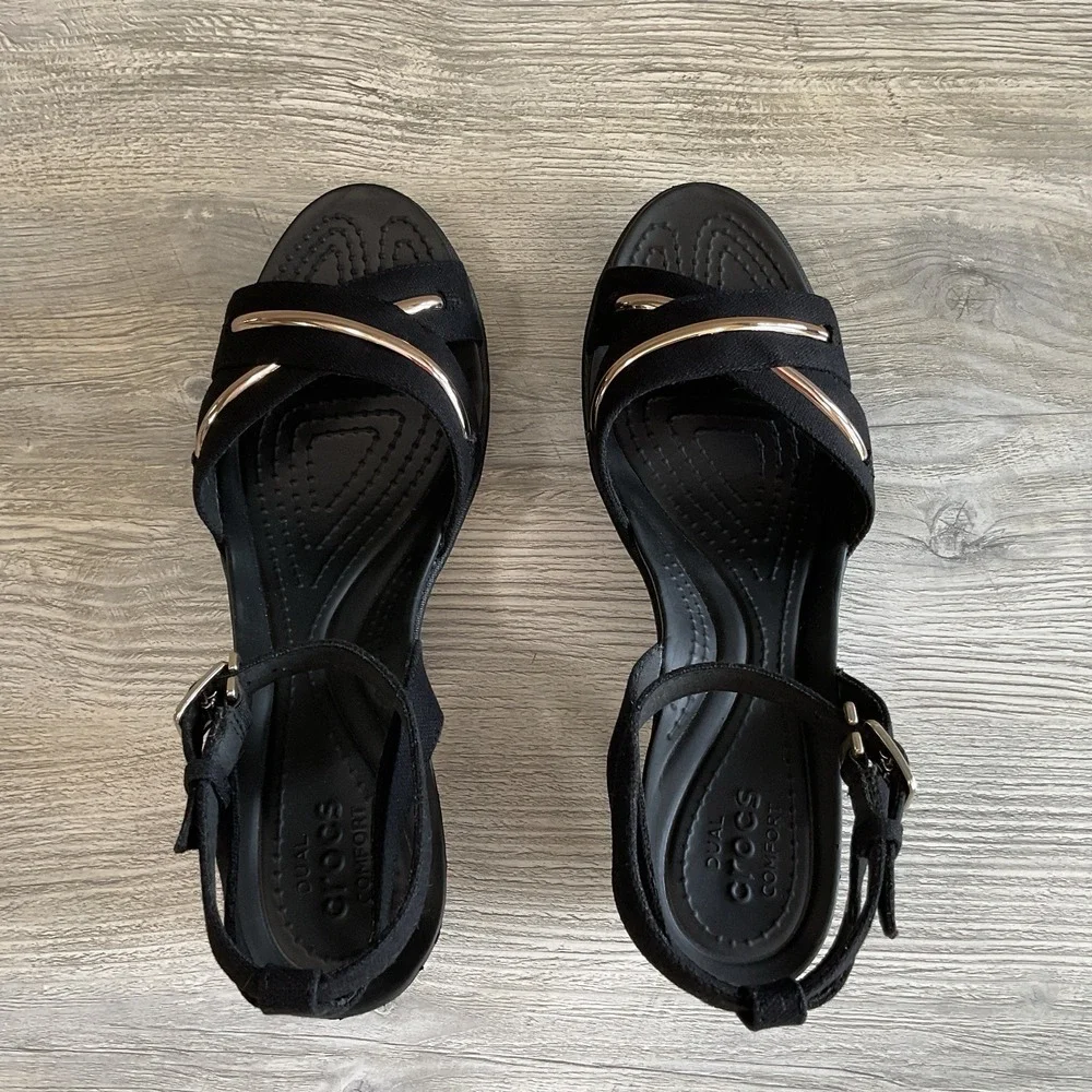Crocs Leigh II Womens Size 11 CrossStrap Metalblock Ankle Wedge Black Sandals